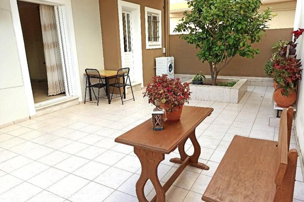 Jilda S Apartment With Private Garden! Nauplia Esterno foto